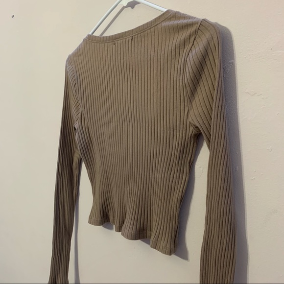 🧡3/$30 Forever 21 Crop Top in Taupe size Large - Picture 5 of 7